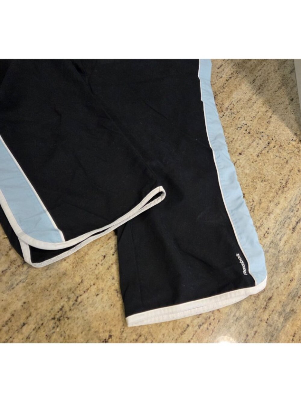 Reebok Womens Size L Athletic Workout Capri Black w Blue Side Sttripe 28x24" - Picture 6 of 13